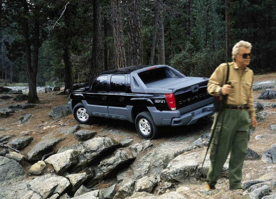  Chevrolet Avalanche 2002 года  (фото 36 из 93)